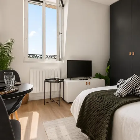 D'architecte Design Proche Paris * فَنسين